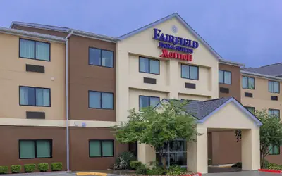Fairfield Inn & Suites Victoria