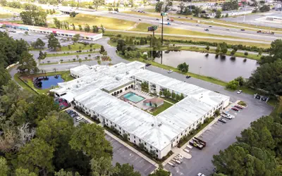 Cottonwood Suites Savannah Hotel & Conference Center