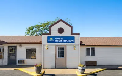 Days Inn by Wyndham Jamestown