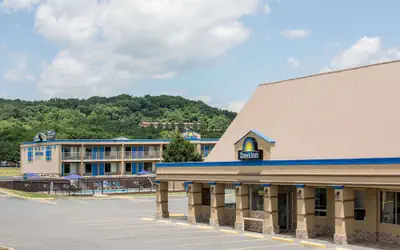 Days Inn by Wyndham Staunton