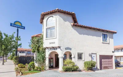 Days Inn by Wyndham Castaic Six Flags Magic Mountain
