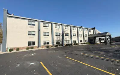 AmericInn by Wyndham Woodstock IL