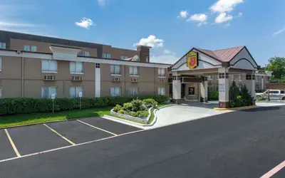 Super 8 by Wyndham Grand Prairie North