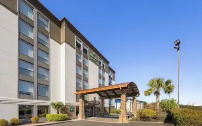 Holiday Inn & Suites Columbia NE - Ft Jackson Area by IHG