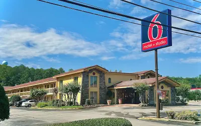 Motel 6 Huntsville, AL – University Dr.