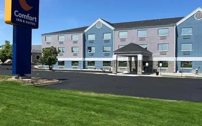Comfort Inn & Suites Mason City - Clear Lake