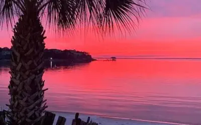 Quality Inn & Suites Gulf Breeze Bayside near Pensacola Beach