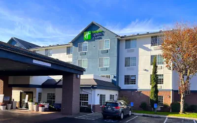 Holiday Inn Express Hotel & Suites Portland-Jantzen Beach by IHG