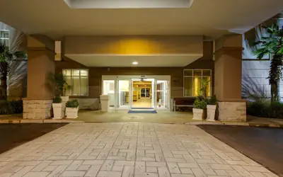 Holiday Inn Express & Suites Charleston - Northwoods by IHG