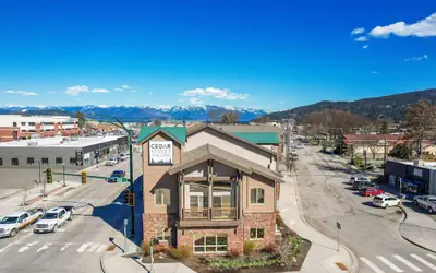 Sandpoint Hotel & Suites Downtown