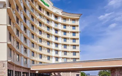Holiday Inn Express Dallas Medical-Market Center by IHG