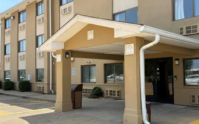 Super 8 by Wyndham Evansville East