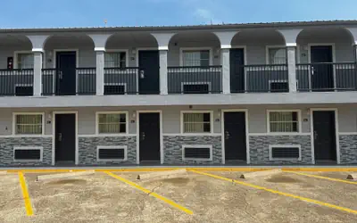 Super 8 by Wyndham La Marque TX/Texas City Area