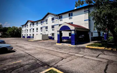 Days Inn by Wyndham Waukegan