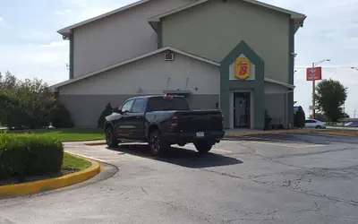 Super 8 by Wyndham Kansas City at Barry Road/Airport