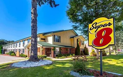 Quality Inn Lee - Lenox South