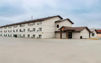 Super 8 by Wyndham Williston ND