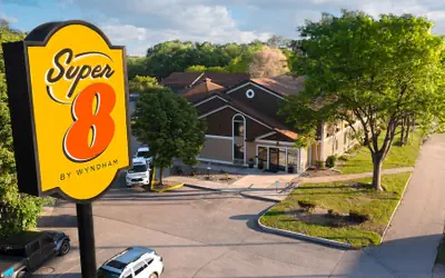 Super 8 by Wyndham Red Wing