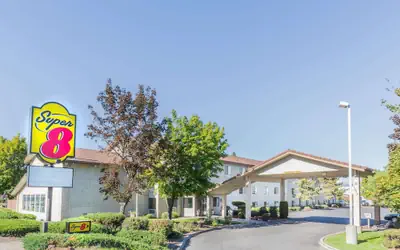 Super 8 by Wyndham Bend