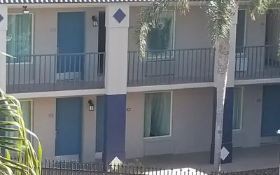 Clarion Inn & Suites Central Clearwater Beach