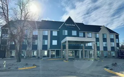 AmericInn by Wyndham Galesburg