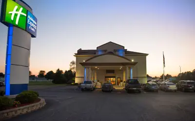 Holiday Inn Express & Suites Wauseon by IHG