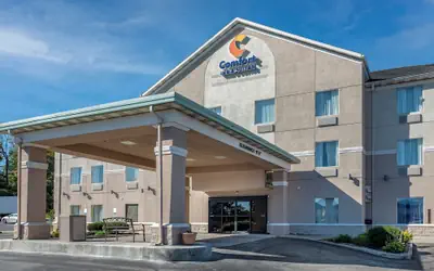 Comfort Inn & Suites Dayton Northwest - Englewood