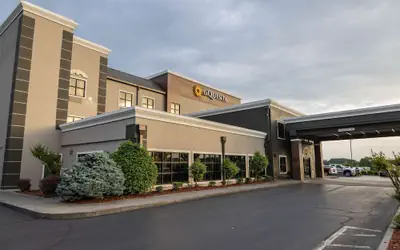 La Quinta Inn & Suites by Wyndham Knoxville East