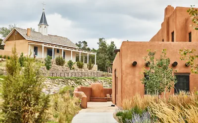 Bishop's Lodge, Auberge Collection