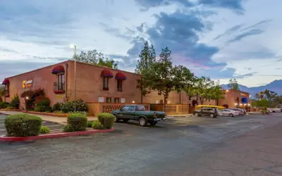 Comfort Suites Tucson near Sabino Canyon