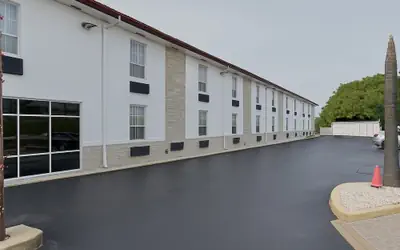 Belmont Inn & Suites