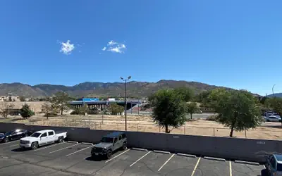 Desert Sands Inn & Suites