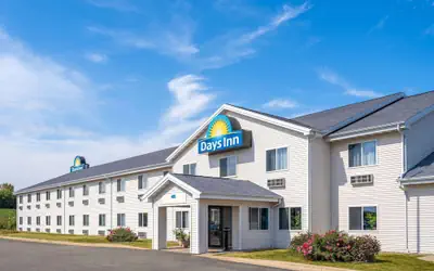 Days Inn by Wyndham Neenah