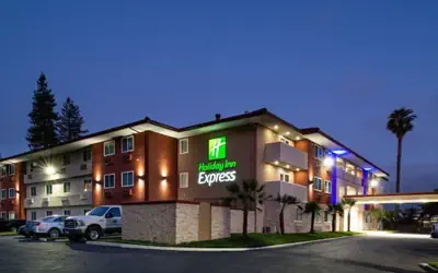 Holiday Inn Express Santa Rosa North by IHG