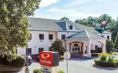 Econo Lodge Inn & Suites Marietta near Dobbins ARB