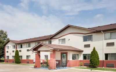 Super 8 by Wyndham Washington/Peoria Area