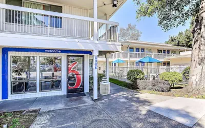 Motel 6 Oakland, CA - Embarcadero