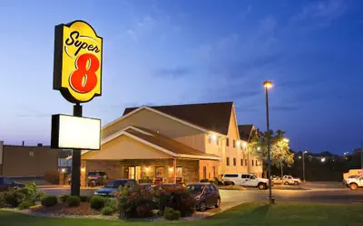 Super 8 by Wyndham Alton