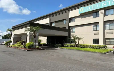 La Quinta Inn & Suites by Wyndham Orlando South