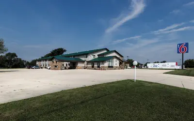 Motel 6 Kewanee, IL