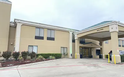 Super 8 by Wyndham Fort Worth Downtown South