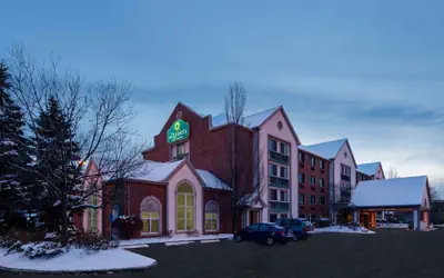 La Quinta Inn & Suites by Wyndham Cleveland Macedonia