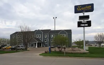 New Victorian Inn & Suites in Sioux City, IA