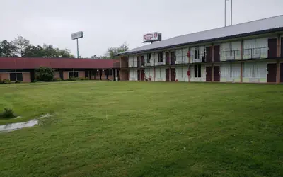 OYO Hotel Catersville GA