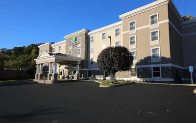 Holiday Inn Express Hotel & Suites Danbury - I-84 by IHG