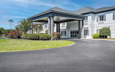 Blue Water Inn & Suites, BW Signature Collection