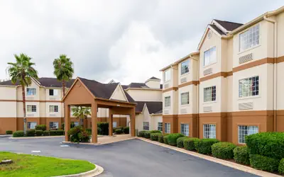 Red Roof Inn PLUS+ & Suites Savannah - I-95