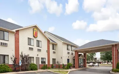 Super 8 by Wyndham Monee