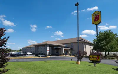 Super 8 by Wyndham Kokomo