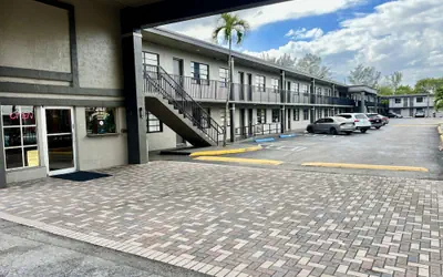 Americas Best Inn and Suites Fort Lauderdale North
